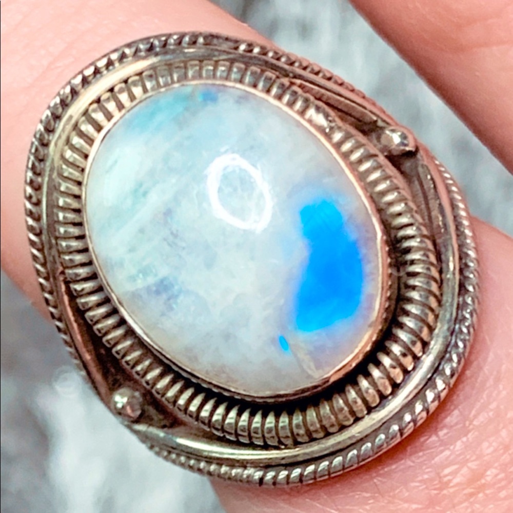 ✨Moonstone Dreams ✨ 925 SS Oval Moonstone Ring